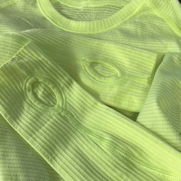 Lululemon Swiftly Tech Long Sleeve Thumb Holes Crew Neck Top - Size 6 (measured) - Picture 6 of 7